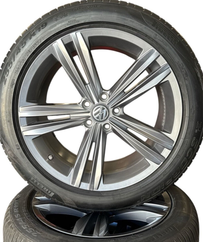VW Tiguan II AD1 Allspace BW2 R-Line original Alufelgen mit Sommerreifen Pirelli 19 Zoll – Bild 3