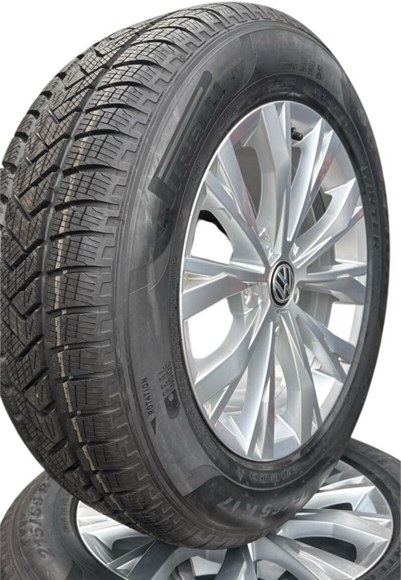 VW Tiguan II 5NA original Alufelgen mit Winterrreifen Pirelli 17 Zoll